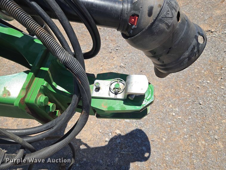 image for item EW0134 2019 John Deere 560M round baler