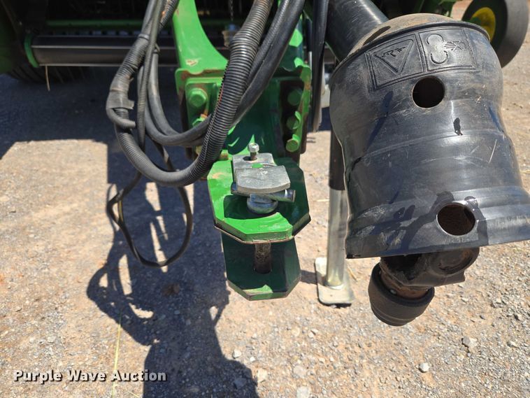 image for item EW0134 2019 John Deere 560M round baler