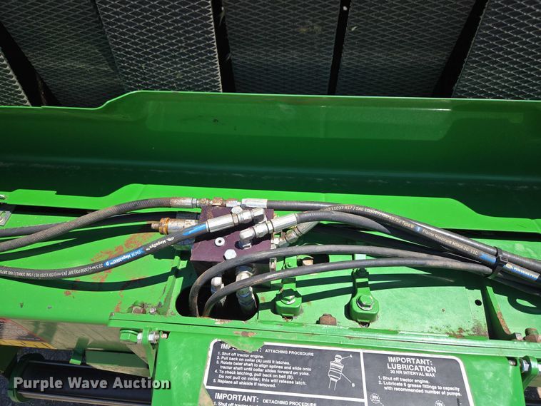 image for item EW0134 2019 John Deere 560M round baler