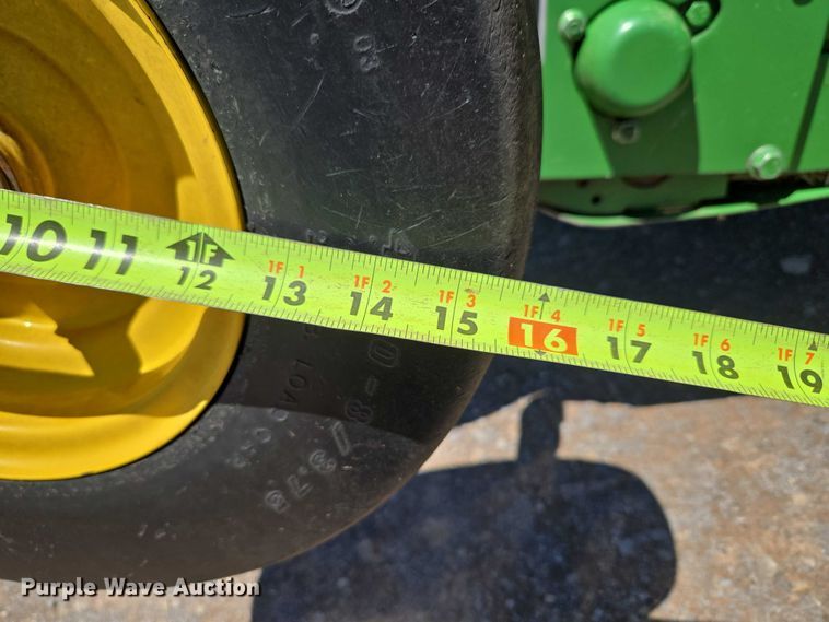 image for item EW0134 2019 John Deere 560M round baler