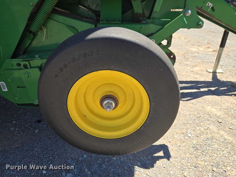 image for item EW0134 2019 John Deere 560M round baler