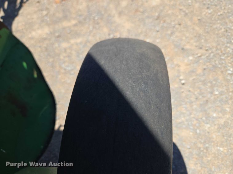 image for item EW0134 2019 John Deere 560M round baler