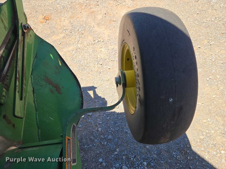 image for item EW0134 2019 John Deere 560M round baler