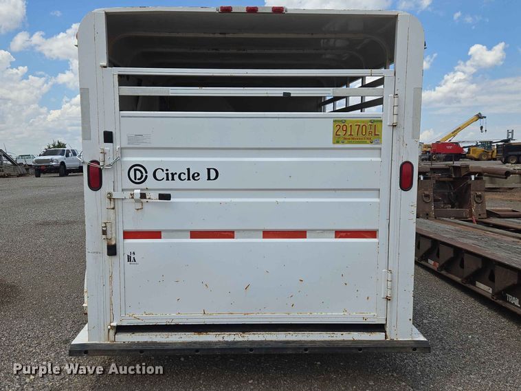 image for item EW0207 2000 Circle D 6816GNST livestock trailer