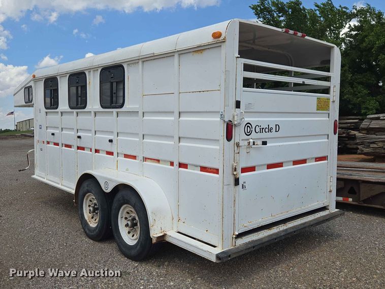 image for item EW0207 2000 Circle D 6816GNST livestock trailer