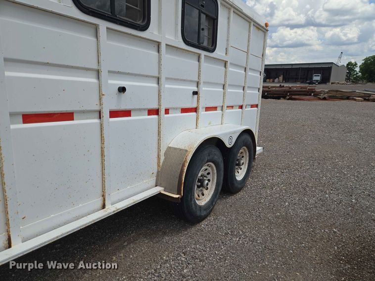 image for item EW0207 2000 Circle D 6816GNST livestock trailer