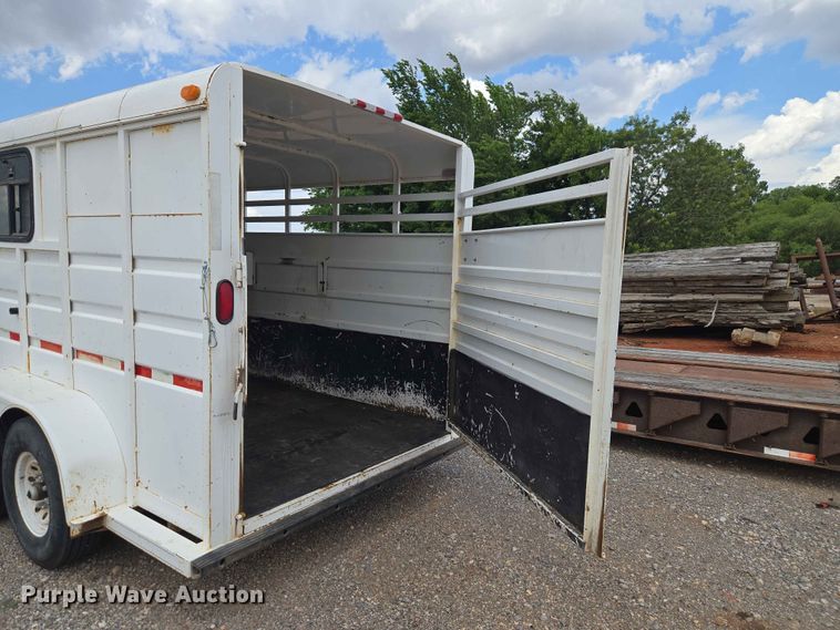 image for item EW0207 2000 Circle D 6816GNST livestock trailer
