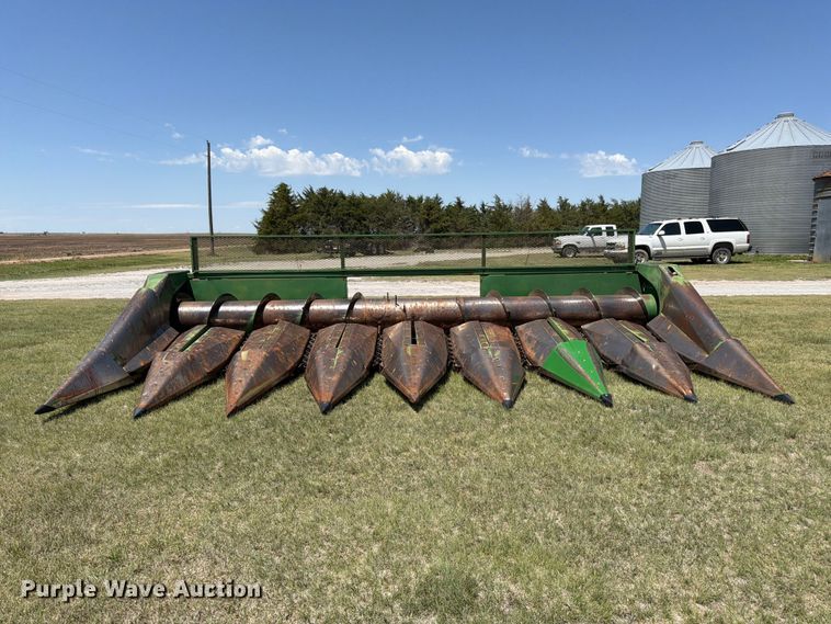 image for item EW4780 John Deere corn head