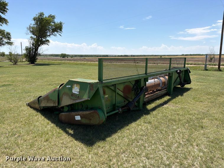 image for item EW4780 John Deere corn head