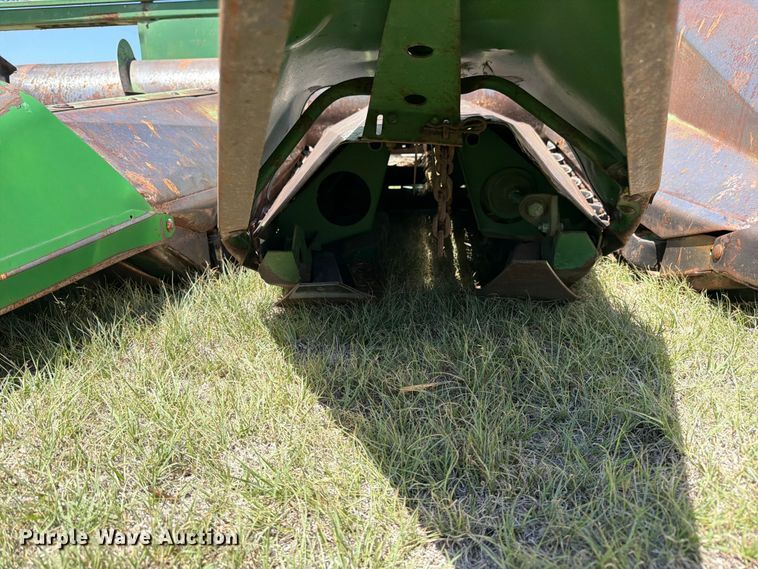 image for item EW4780 John Deere corn head