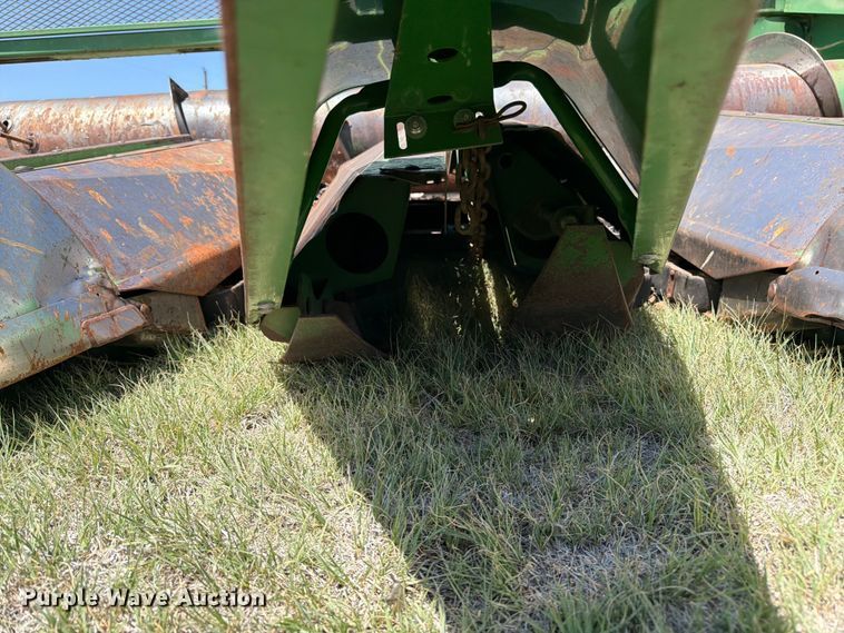 image for item EW4780 John Deere corn head