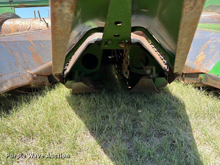 image for item EW4780 John Deere corn head