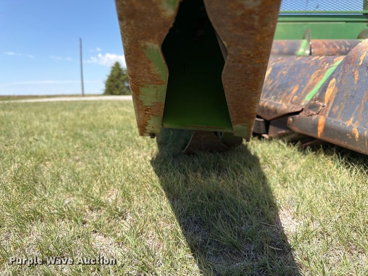 image for item EW4780 John Deere corn head