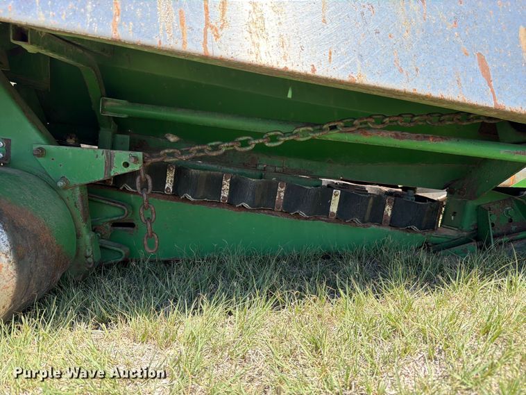 image for item EW4780 John Deere corn head