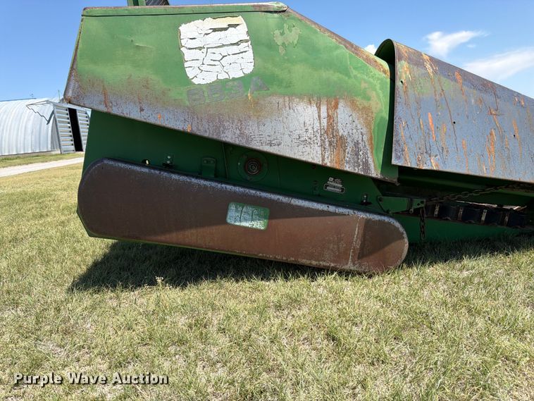 image for item EW4780 John Deere corn head