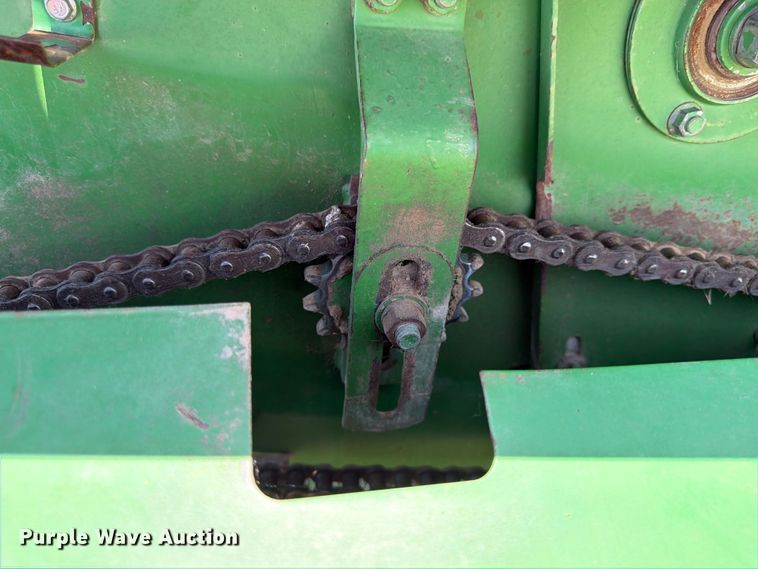image for item EW4780 John Deere corn head