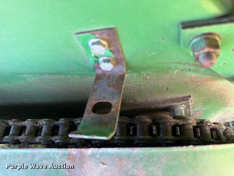 image for item EW4780 John Deere corn head