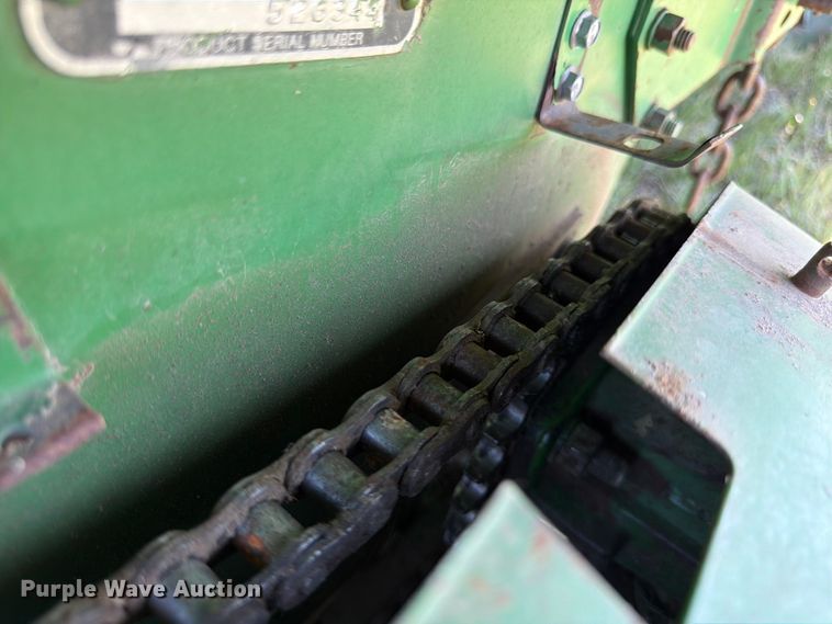 image for item EW4780 John Deere corn head
