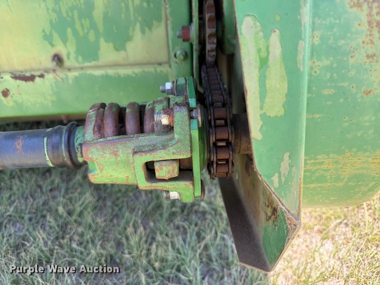 image for item EW4780 John Deere corn head