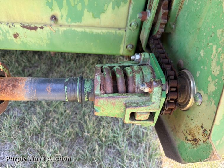image for item EW4780 John Deere corn head