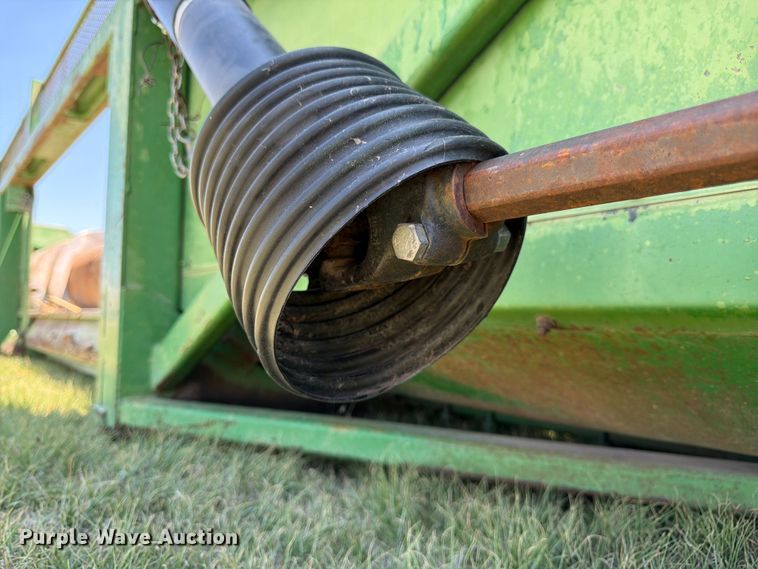 image for item EW4780 John Deere corn head