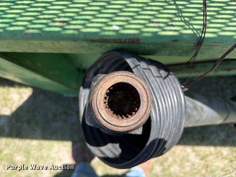 image for item EW4780 John Deere corn head