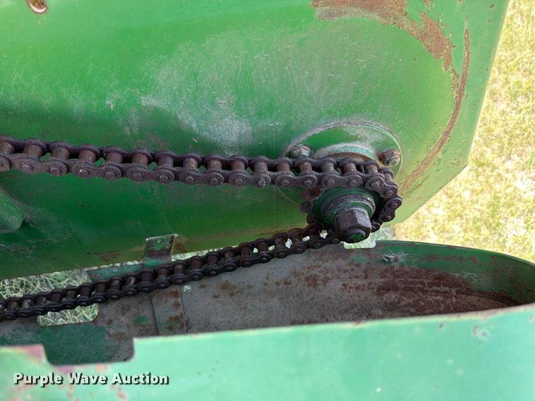 image for item EW4780 John Deere corn head