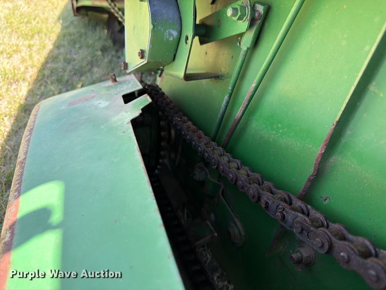 image for item EW4780 John Deere corn head