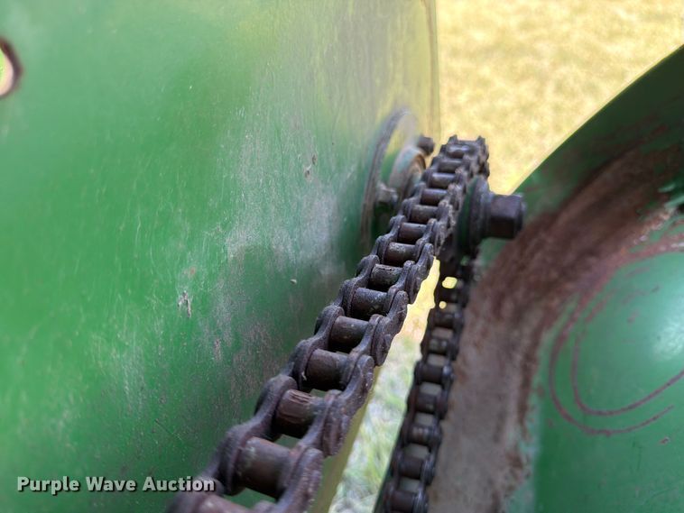 image for item EW4780 John Deere corn head