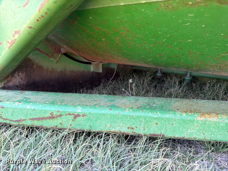 image for item EW4780 John Deere corn head