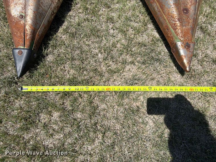 image for item EW4780 John Deere corn head