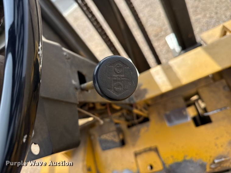 image for item FB6491 Caterpillar V80D forklift