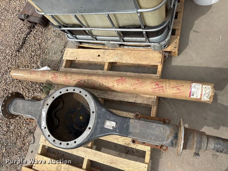 image for item FB6492 Truck parts