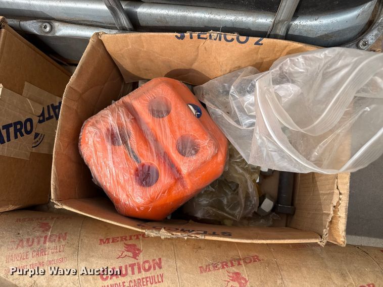 image for item FB6492 Truck parts