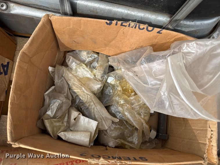 image for item FB6492 Truck parts