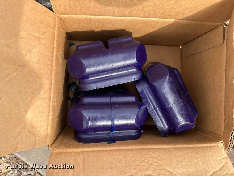 image for item FB6492 Truck parts
