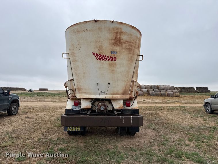 image for item FB6496 1982 International 1954 feed mixer truck