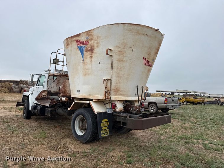 image for item FB6496 1982 International 1954 feed mixer truck