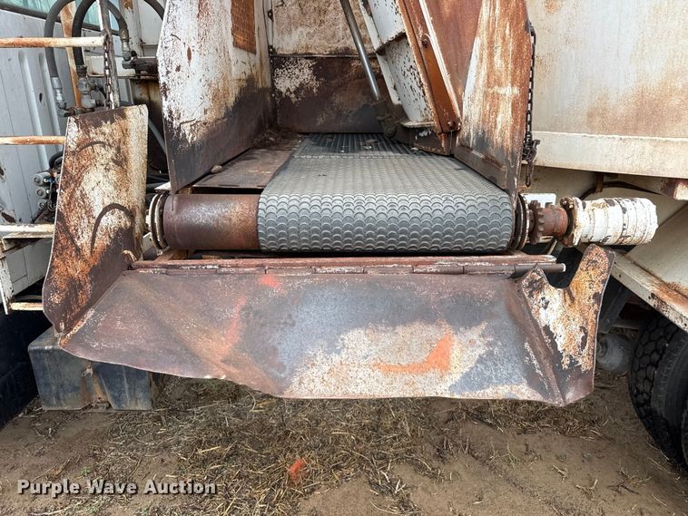 image for item FB6496 1982 International 1954 feed mixer truck