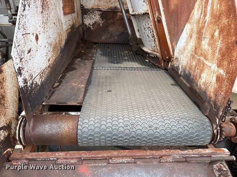 image for item FB6496 1982 International 1954 feed mixer truck