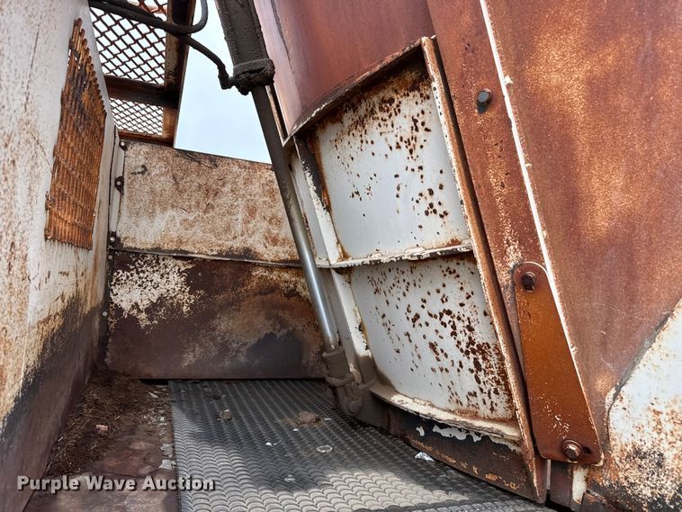 image for item FB6496 1982 International 1954 feed mixer truck