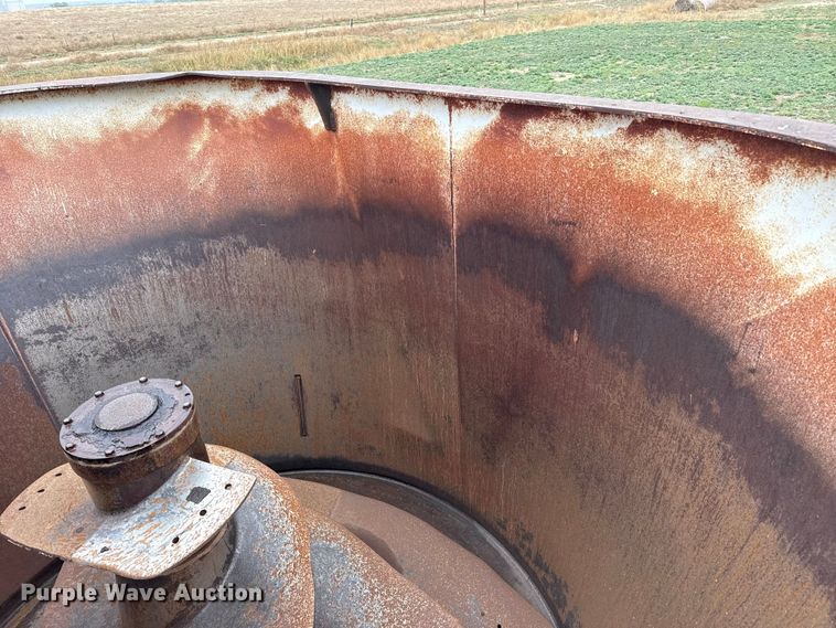 image for item FB6496 1982 International 1954 feed mixer truck