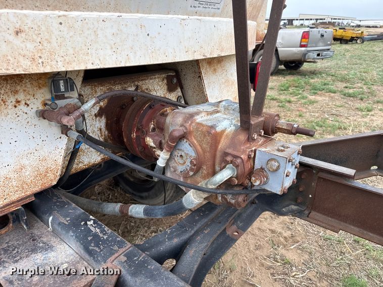 image for item FB6496 1982 International 1954 feed mixer truck