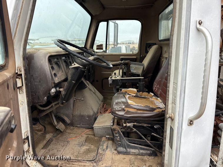 image for item FB6496 1982 International 1954 feed mixer truck