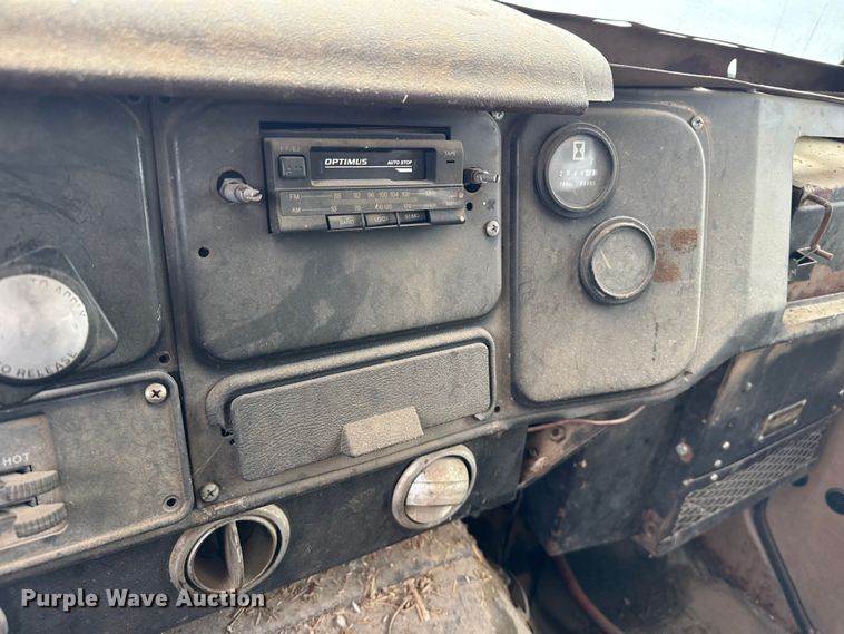 image for item FB6496 1982 International 1954 feed mixer truck