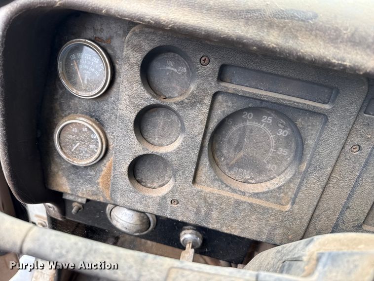 image for item FB6496 1982 International 1954 feed mixer truck