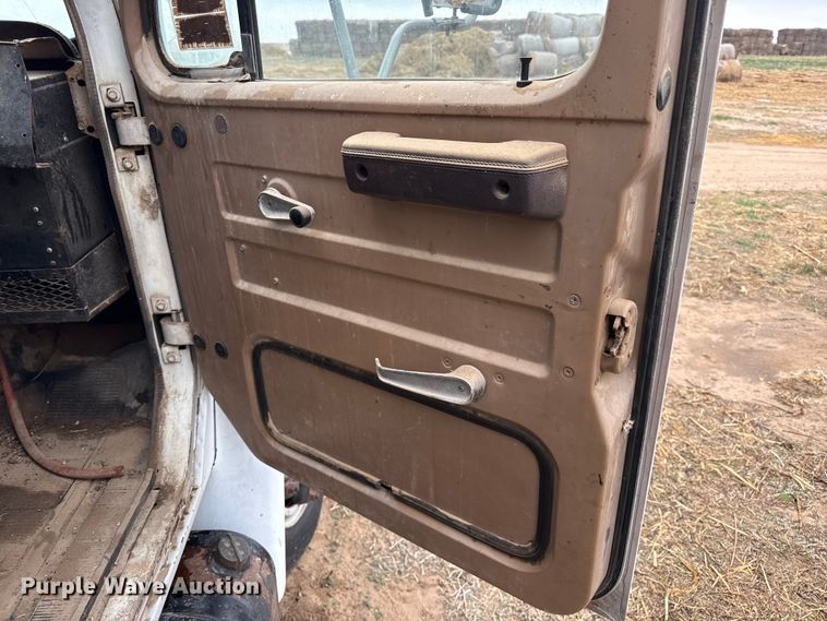 image for item FB6496 1982 International 1954 feed mixer truck