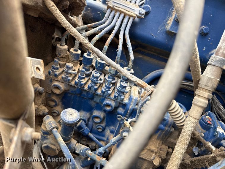 image for item FB6496 1982 International 1954 feed mixer truck