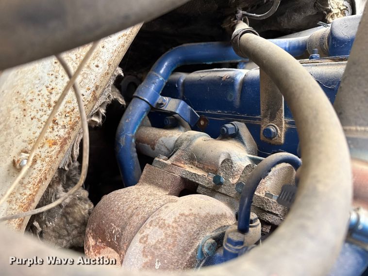 image for item FB6496 1982 International 1954 feed mixer truck