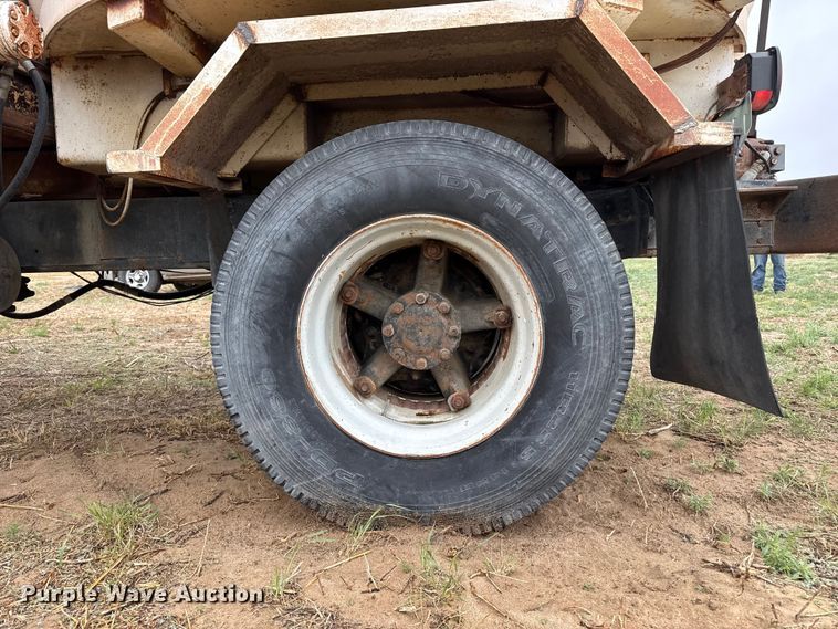 image for item FB6496 1982 International 1954 feed mixer truck